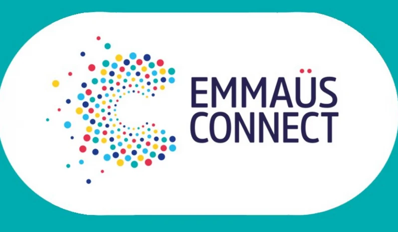 Ateliers Numériques Emmaüs Connect : La cérémonie de remise des ordinateurs ! 